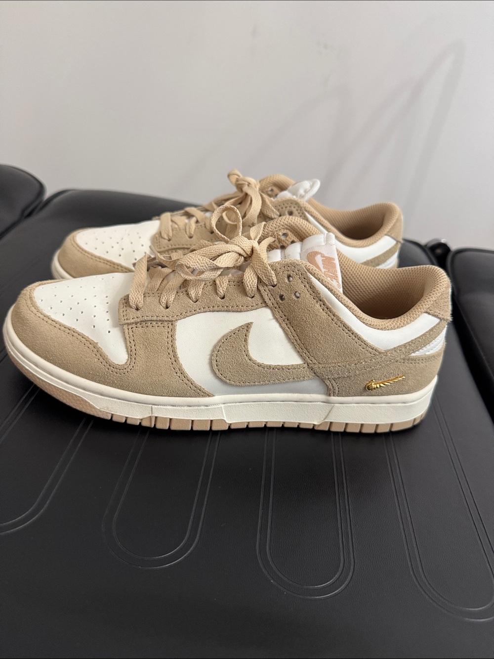 Nike Low-Top Sneakers in Beige and White